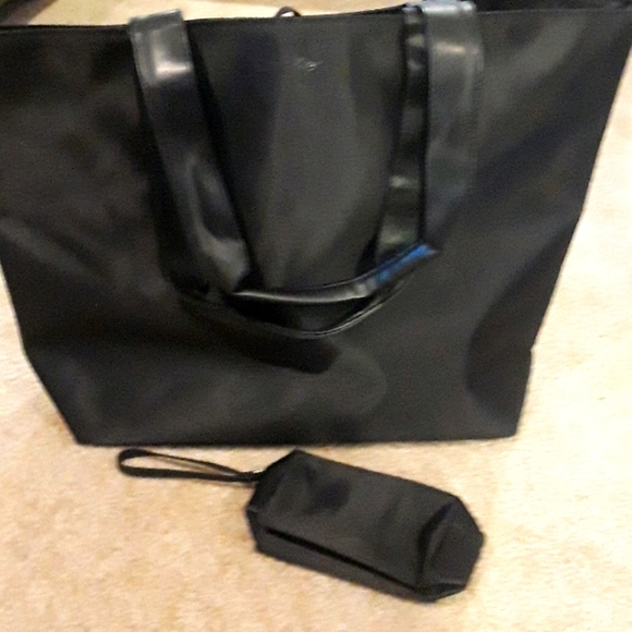 Calvin Klein Handbags - NWOT Calvin Klein Tote/Wristlet Set
